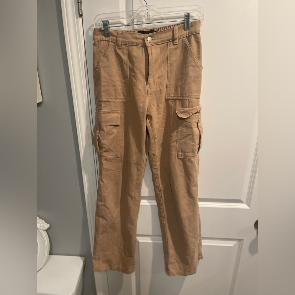 Refuge Women’s Light Brown Cargo Pants